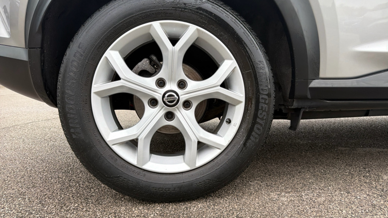 Nissan Juke 1.0 DiG-T N-Connecta 5dr Petrol Hatchback